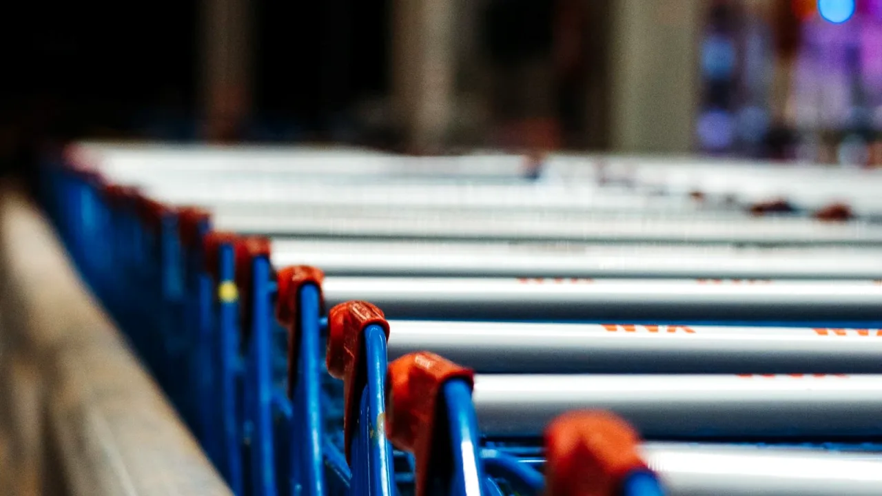 Market reyonunda temel ihtiyaç ürünleri