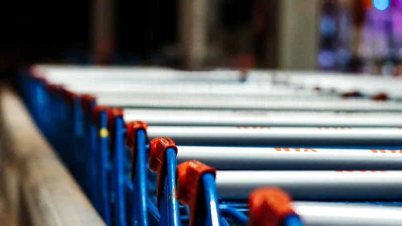 Market reyonunda temel ihtiyaç ürünleri